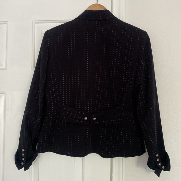 Larry Levine 90s pinstriped blazer with statement buttons. - Picture 4 of 12